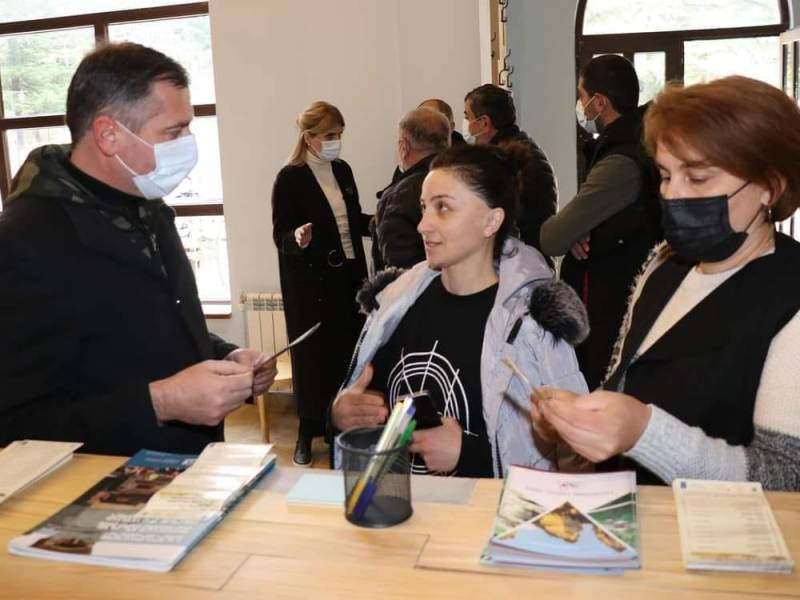 რეგიონისა და მუნიციპალიტეტის ხელმძღვანელები ქალაქ ცაგერში, ,,ტურიზმის განვითარებისა და...